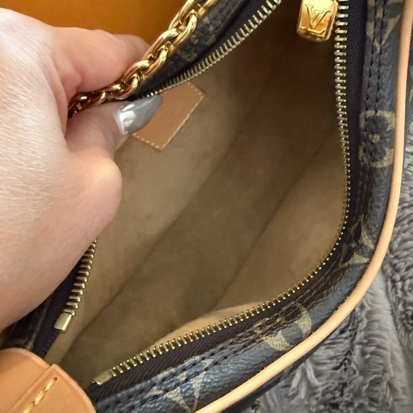 Louis Vuitton Loop Monogram Bag - Picture 4 of 12